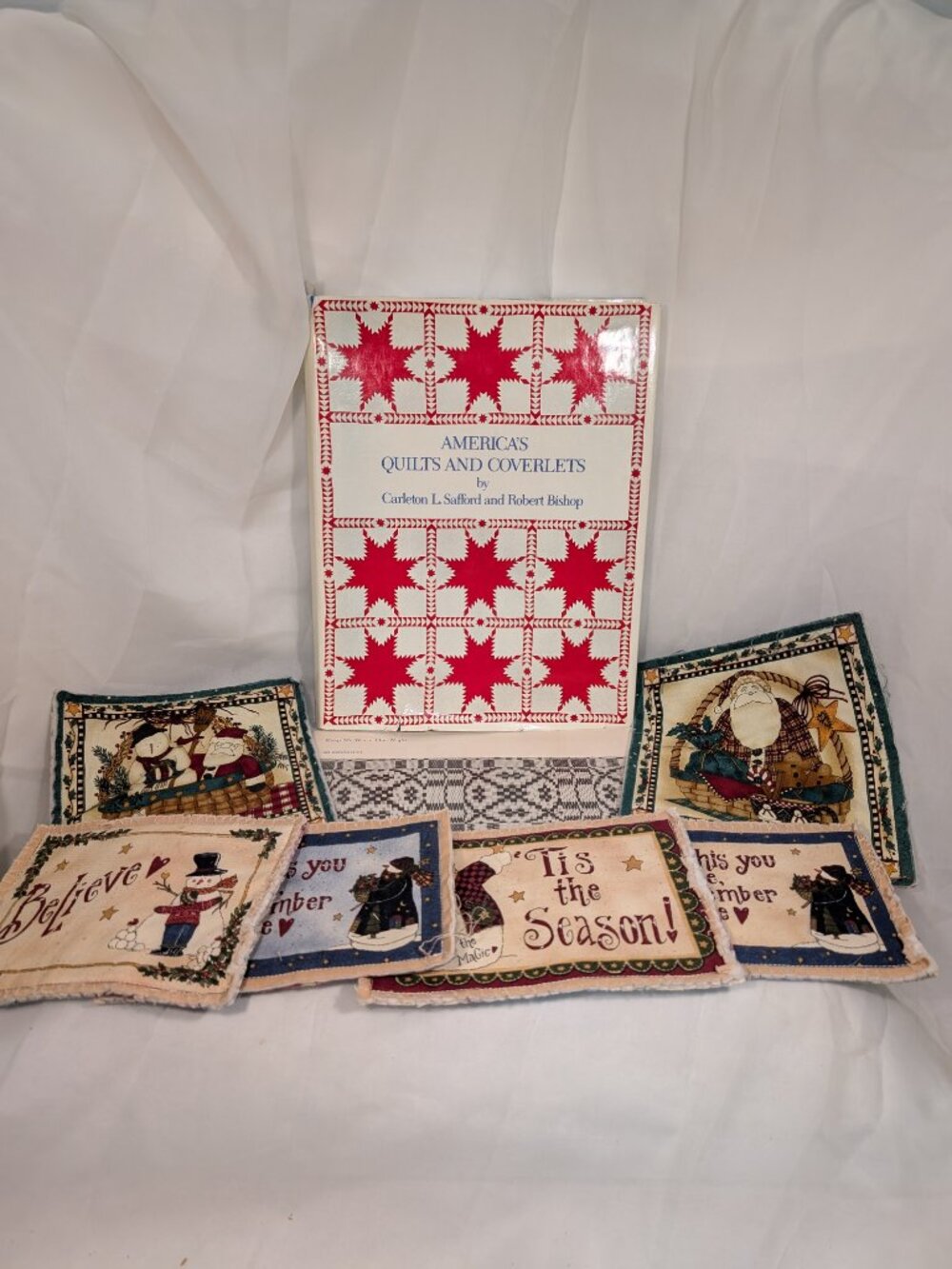 Americas Quilts And Coverlets + 2 OTHER Items